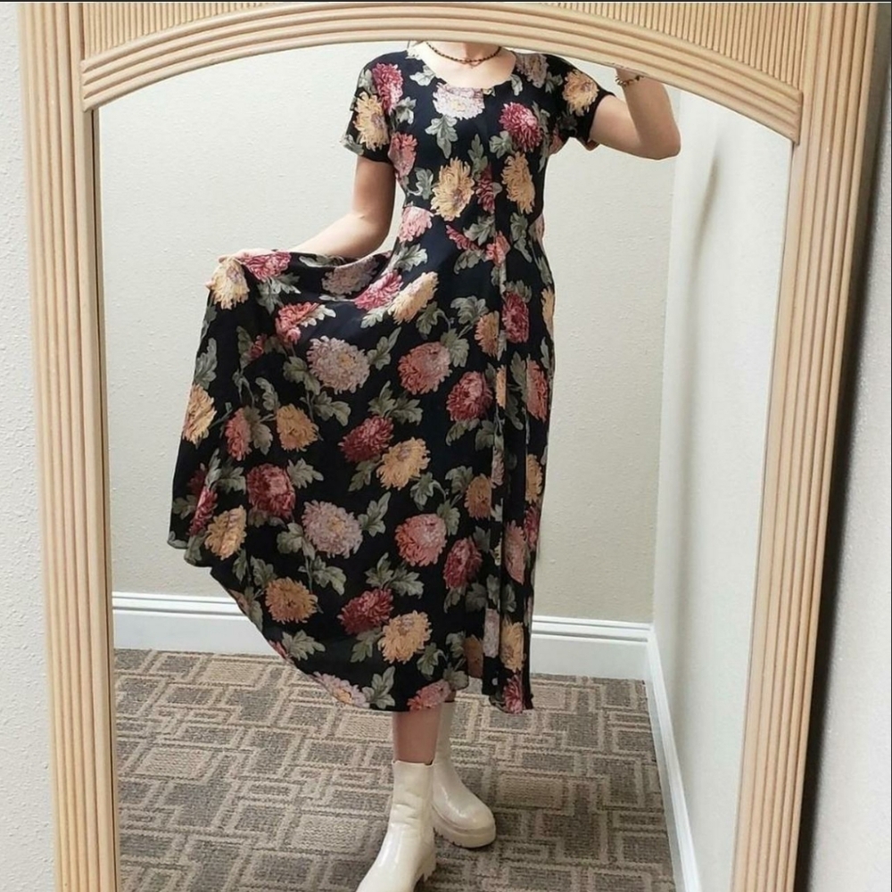 🍂 STARINA Vintage 100% Rayon Small Floral Flowy Dress